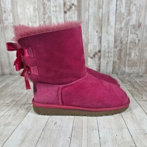 UGG Australia Pink‎ Suede Sheepskin Boots Bow Detail Women Size 4